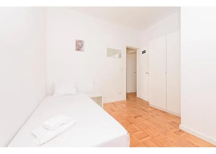 Houze Comfortable In Laranjeiras דירה ליסבון